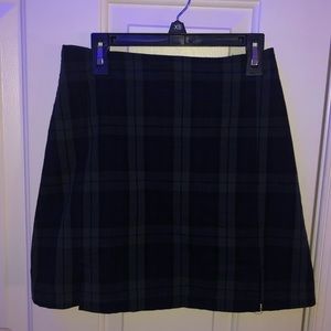 brandy melville dark green plaid skirt